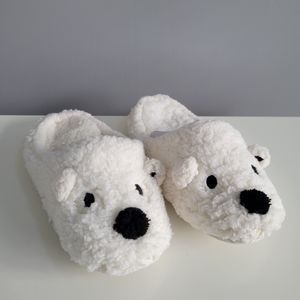 NWOT Bath & Body Works "bear hugs" polar bear cozy slippers size L (size 8-10)